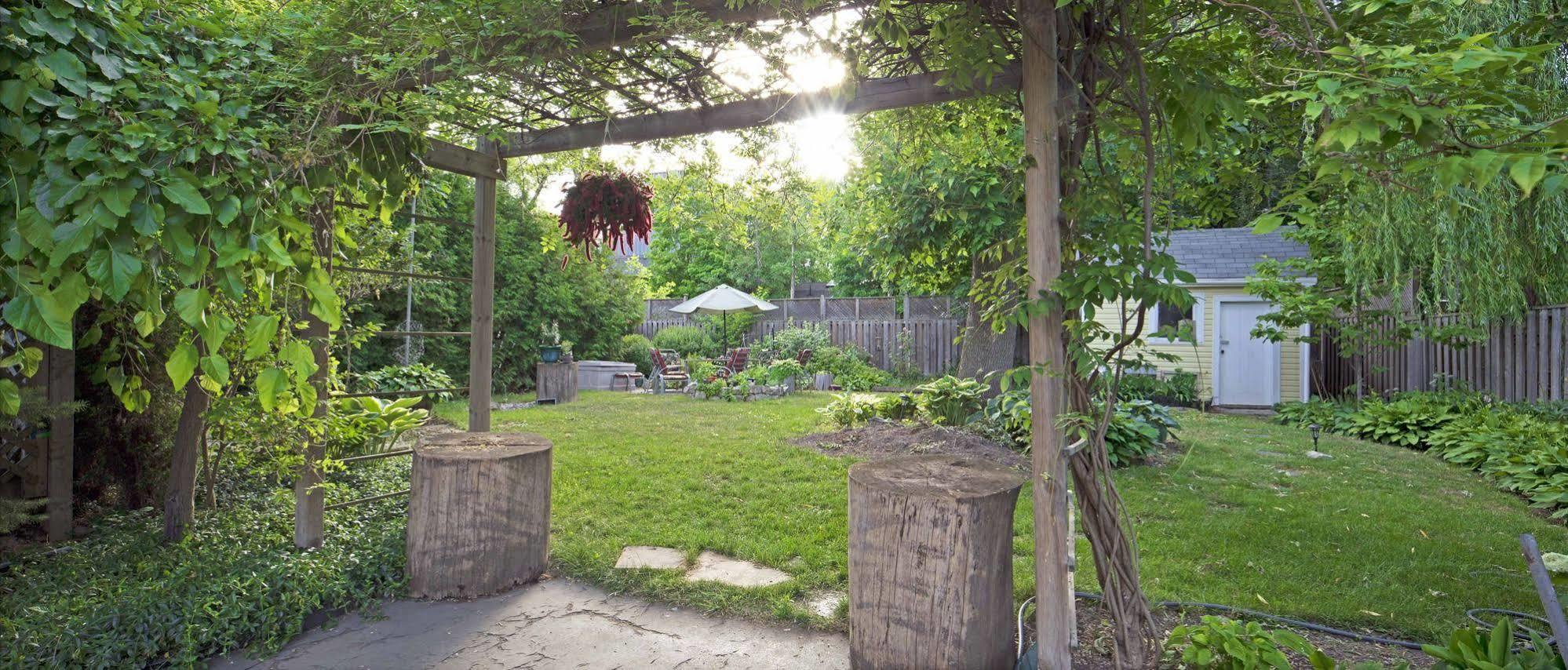 Queen Regent Bed & Breakfast Niagara-on-the-Lake Exterior photo